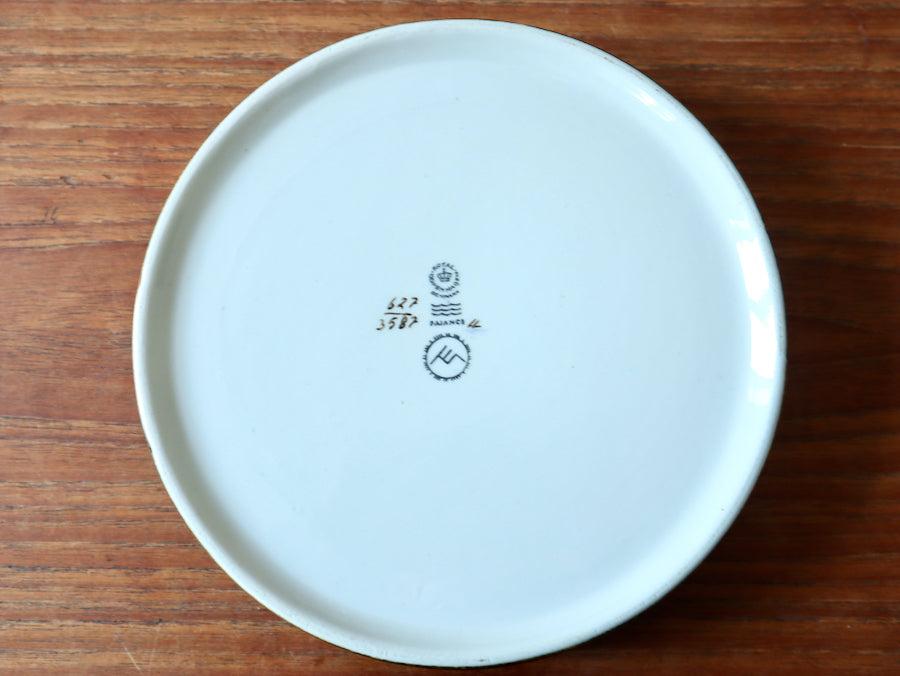 Royal Copenhagen ラウンドプレート 〈ブラウン×花柄〉