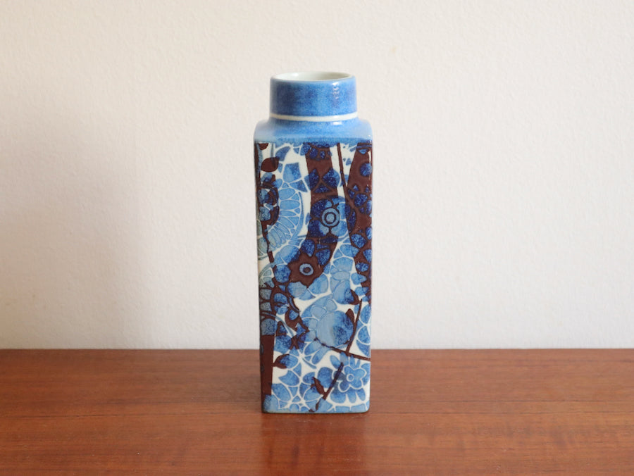 Royal Copenhagen 花びん L〈フラワー×ブルー〉
