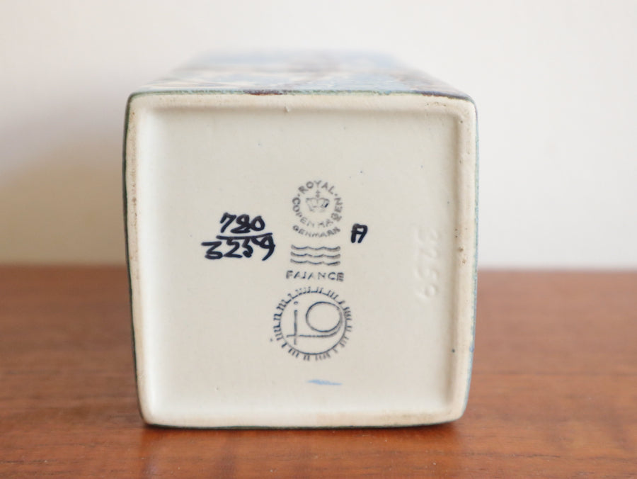 Royal Copenhagen 花びん L〈フラワー×ブルー〉